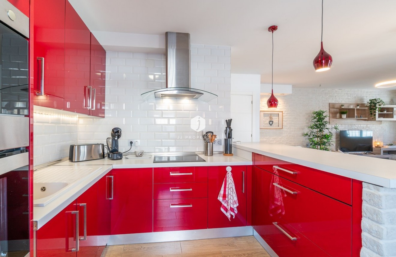 Resale - Chalet -
Torrevieja - Costa Blanca