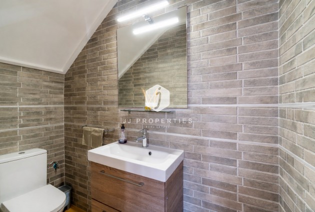 Resale - Chalet -
Torrevieja - Costa Blanca