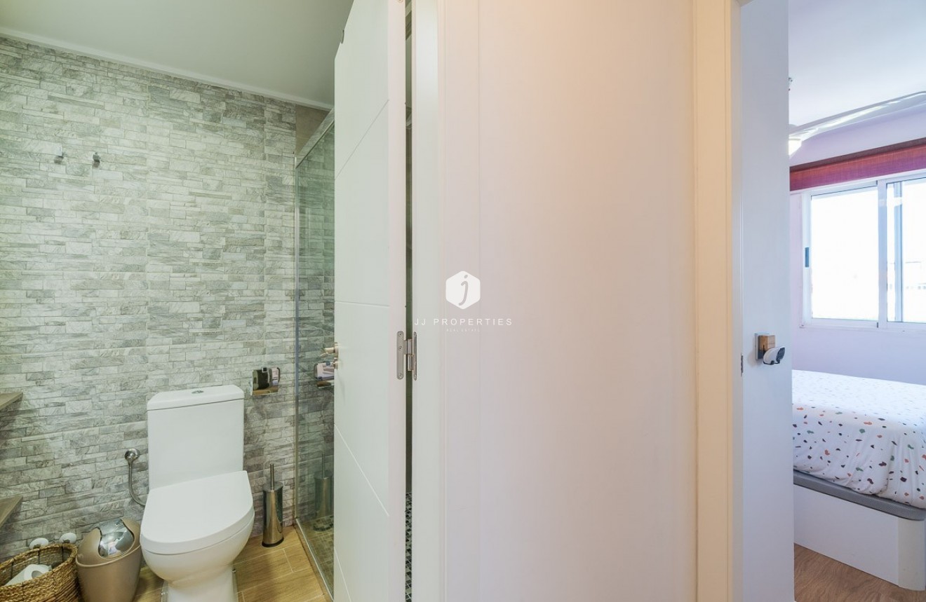 Resale - Chalet -
Torrevieja - Costa Blanca