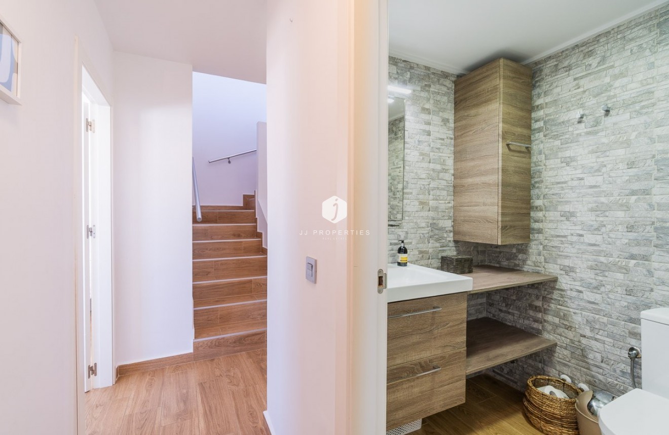 Resale - Chalet -
Torrevieja - Costa Blanca