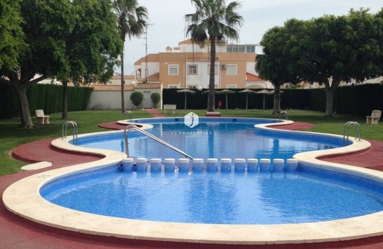 Resale - Chalet -
Torrevieja - Costa Blanca