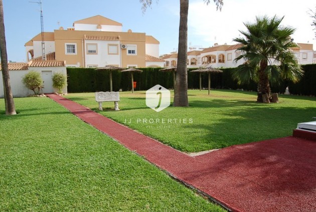 Resale - Chalet -
Torrevieja - Costa Blanca