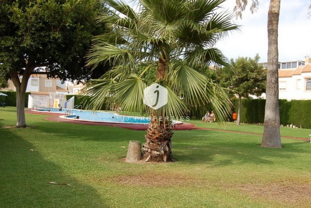 Resale - Chalet -
Torrevieja - Costa Blanca