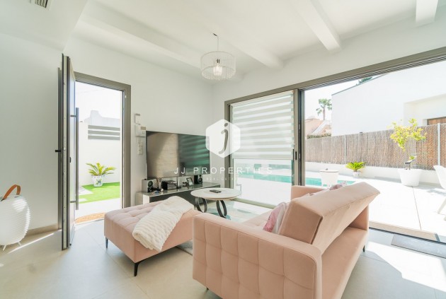 Resale - Villa -
Orihuela Costa - Costa Blanca