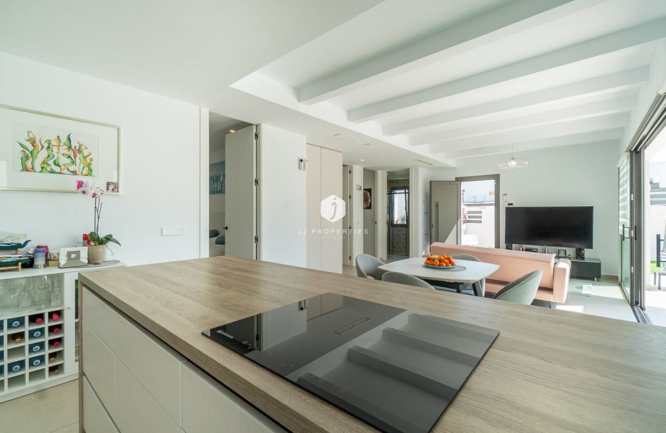 Resale - Villa -
Orihuela Costa - Costa Blanca