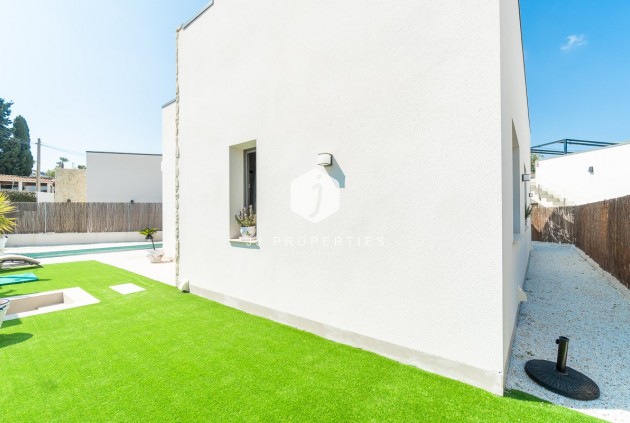 Resale - Villa -
Orihuela Costa - Costa Blanca