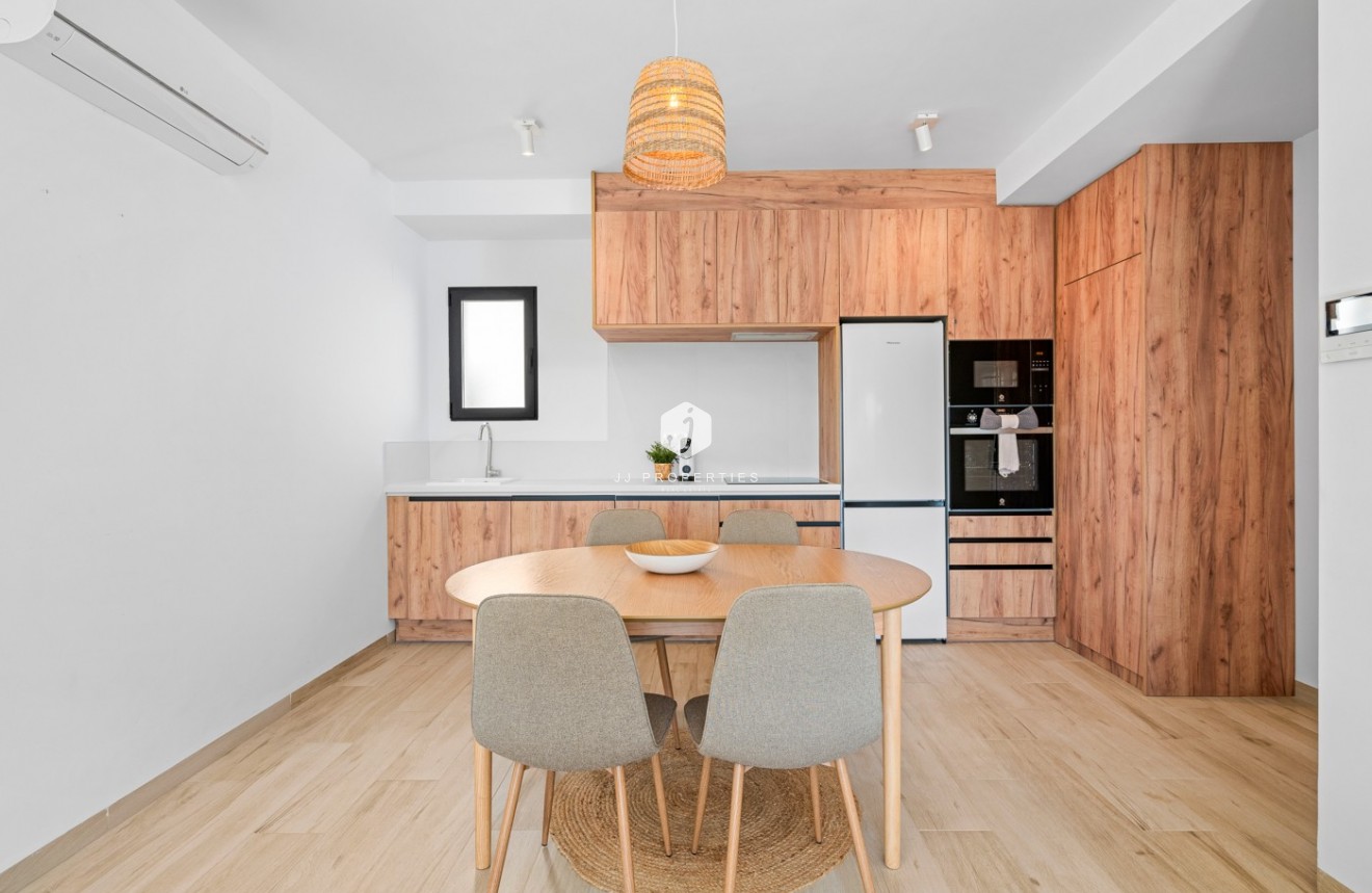 Resale - Apartment / flat -
San Miguel de Salinas - Inland