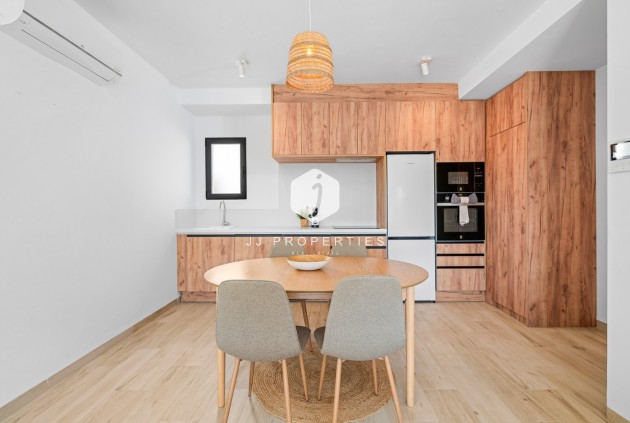 Resale - Apartment / flat -
San Miguel de Salinas - Inland