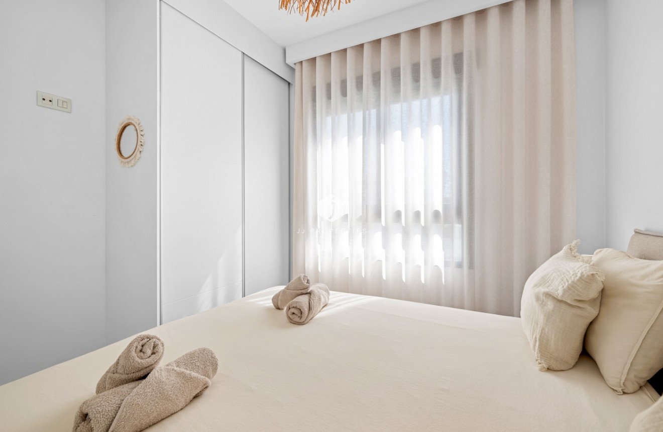 Resale - Apartment / flat -
San Miguel de Salinas - Inland