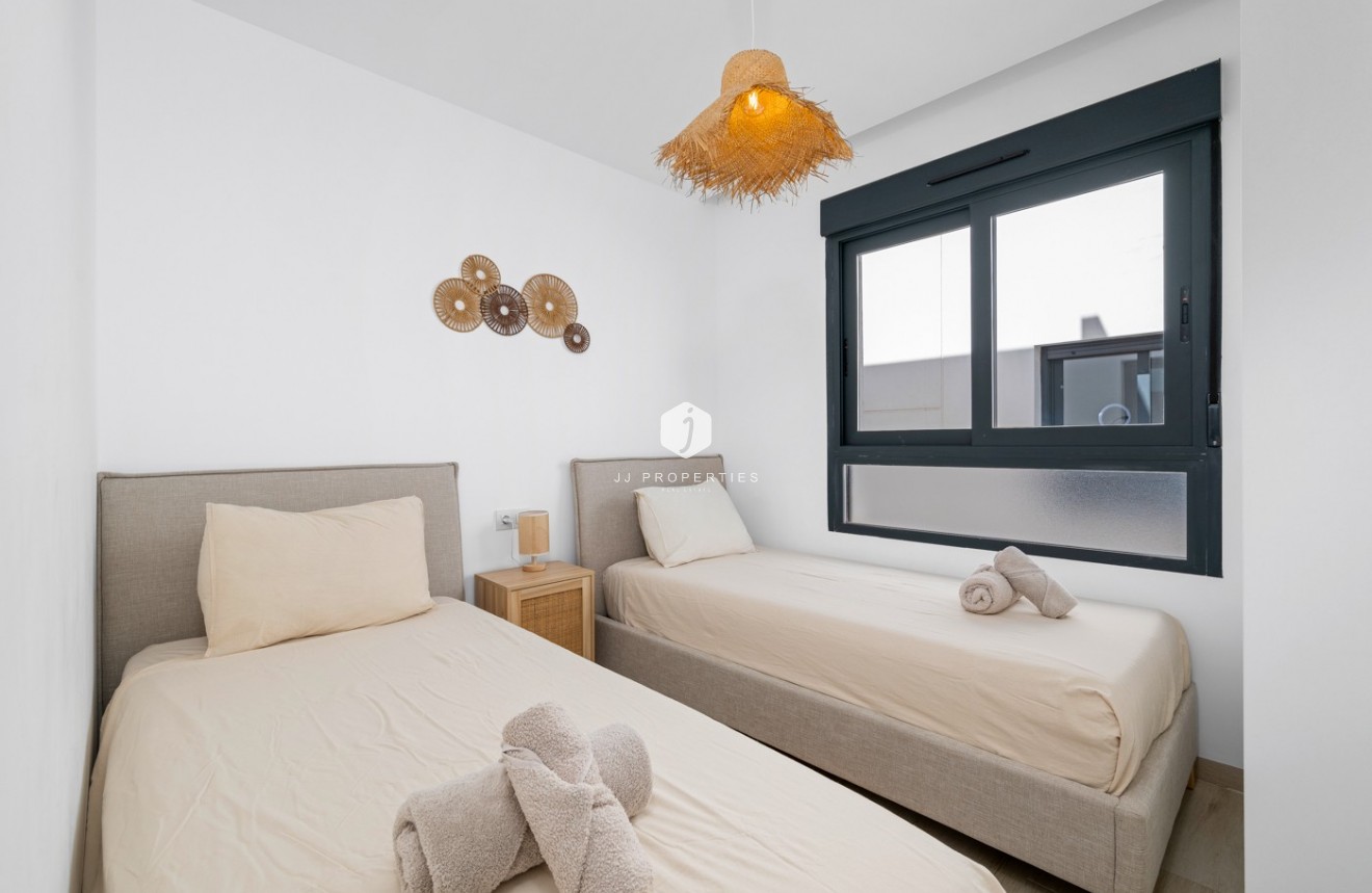 Resale - Apartment / flat -
San Miguel de Salinas - Inland