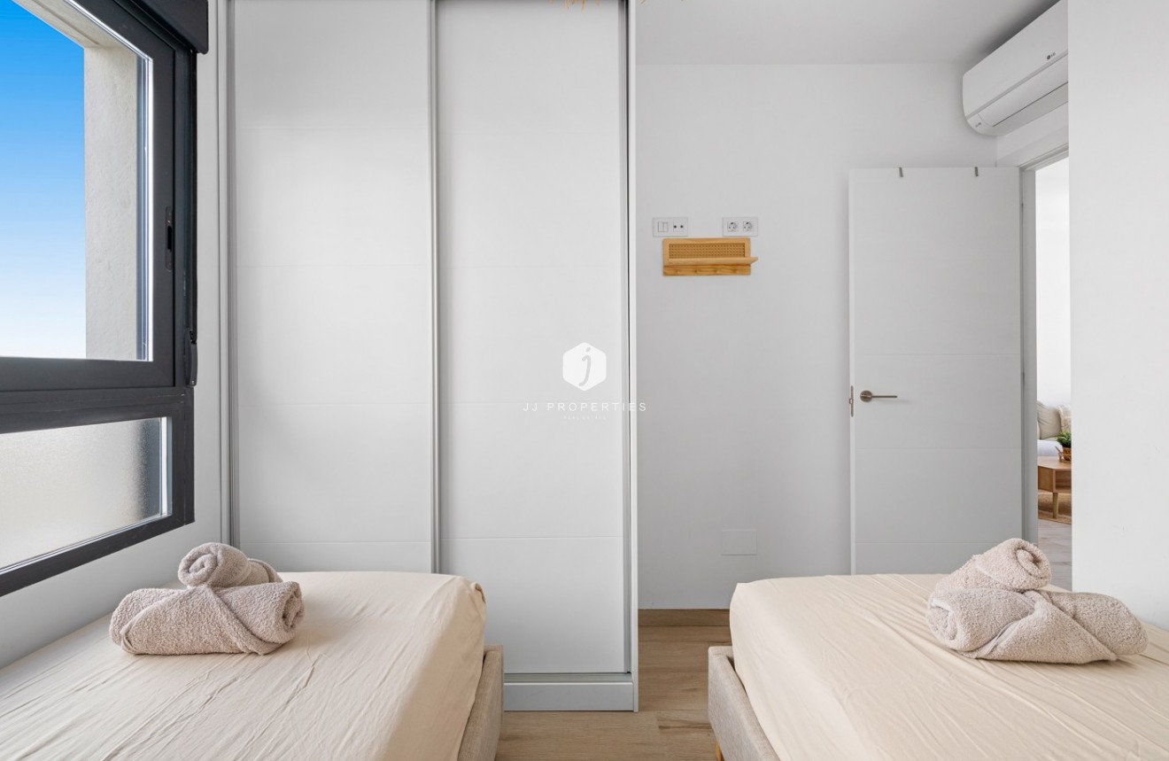 Resale - Apartment / flat -
San Miguel de Salinas - Inland