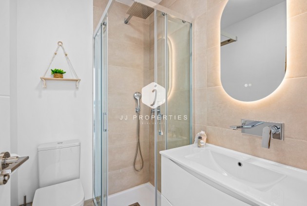 Resale - Apartment / flat -
San Miguel de Salinas - Inland