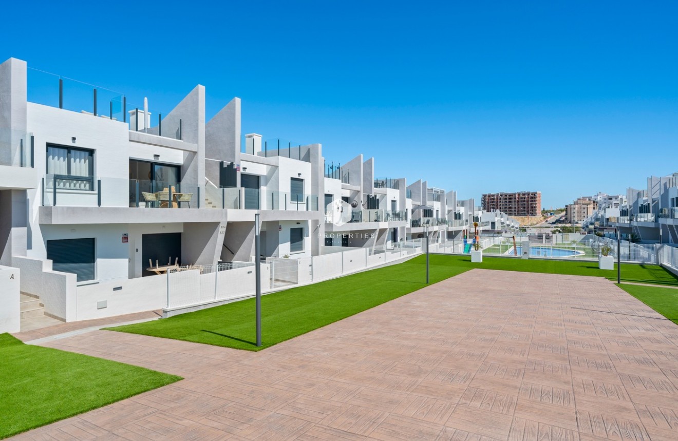 Resale - Apartment / flat -
San Miguel de Salinas - Inland