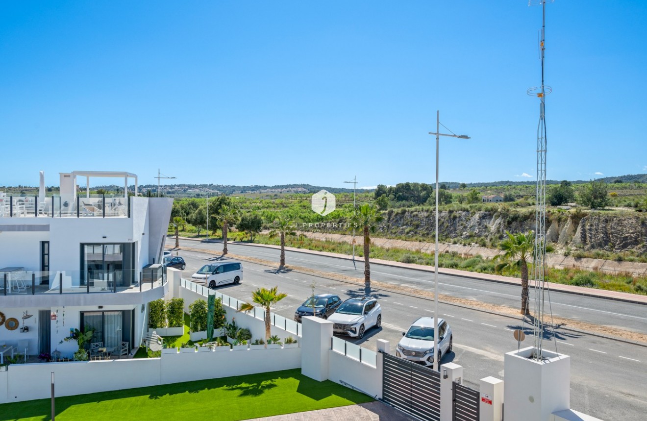 Resale - Apartment / flat -
San Miguel de Salinas - Inland