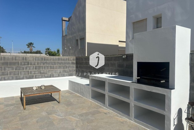 Resale - Villa -
Torrevieja - Costa Blanca