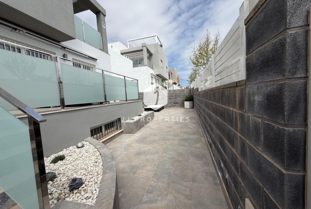 Resale - Villa -
Torrevieja - Costa Blanca