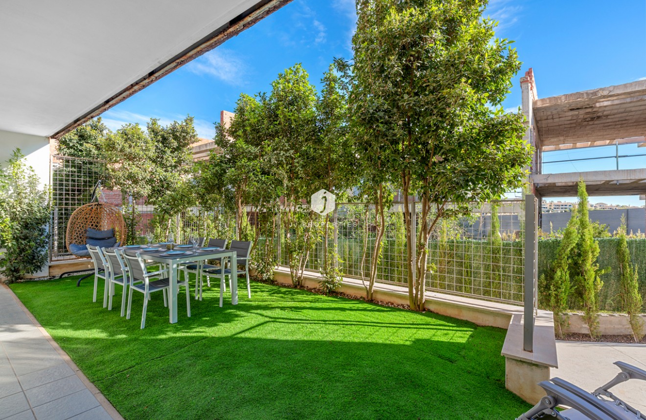 Resale - Apartment / flat -
Campoamor - Costa Blanca