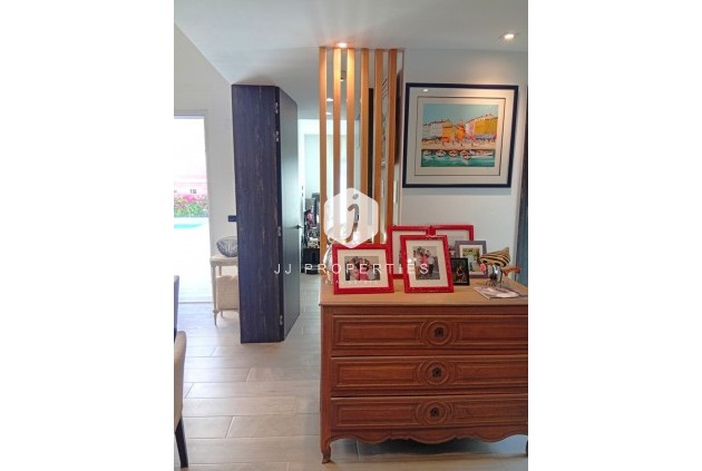 Resale - Villa -
La Finca Golf Resort - Inland