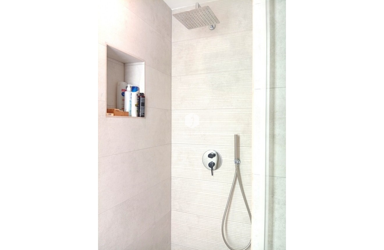 Resale - Villa -
La Finca Golf Resort - Inland