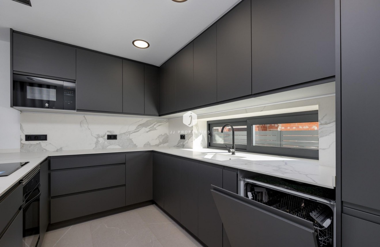 Obra nueva - Villa -
Torrevieja - Sector 25