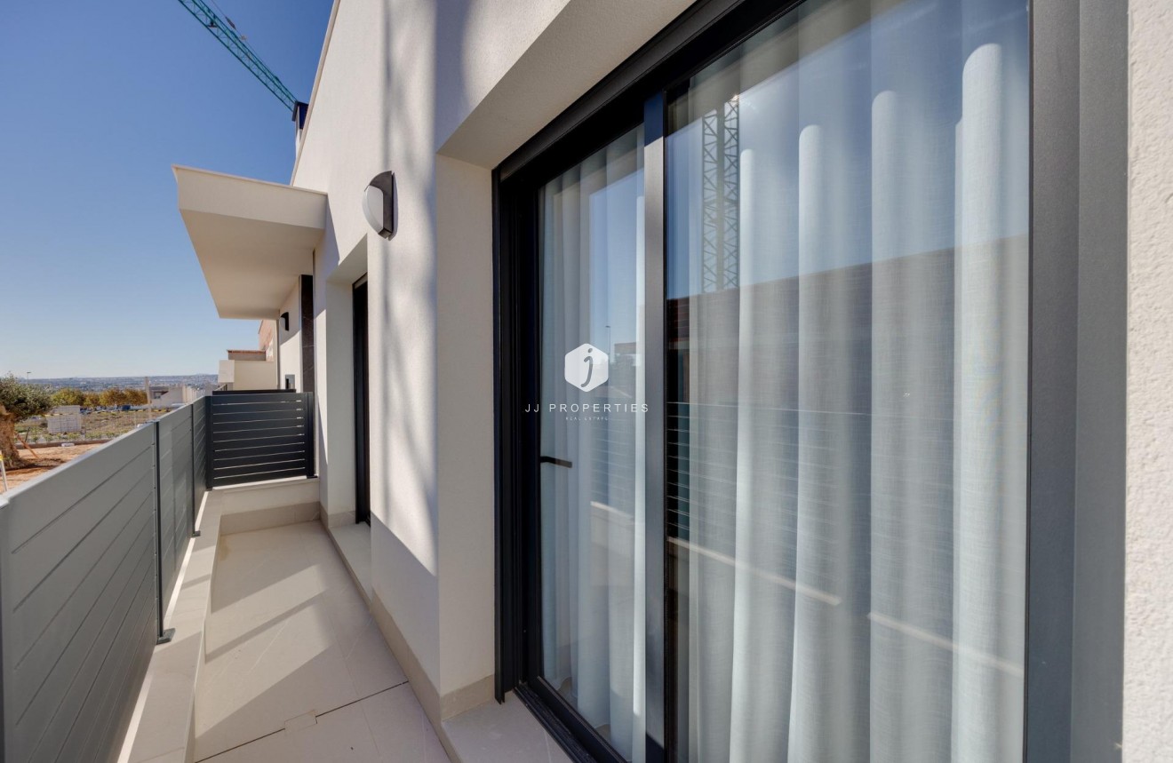 Obra nueva - Villa -
Torrevieja - Sector 25