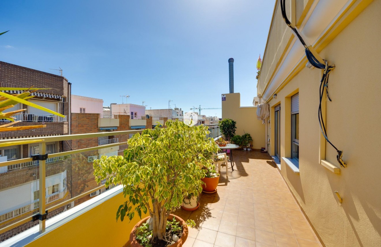 Resale - Penthouse -
Torrevieja - Centro