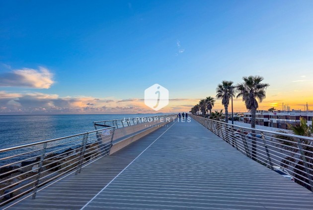 Resale - Penthouse -
Torrevieja - Centro