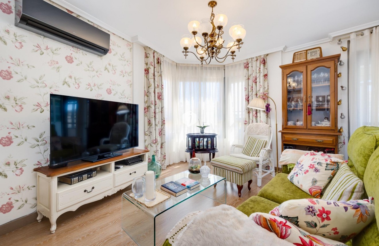 Z drugiej ręki - Daszek -
Torrevieja - Centro