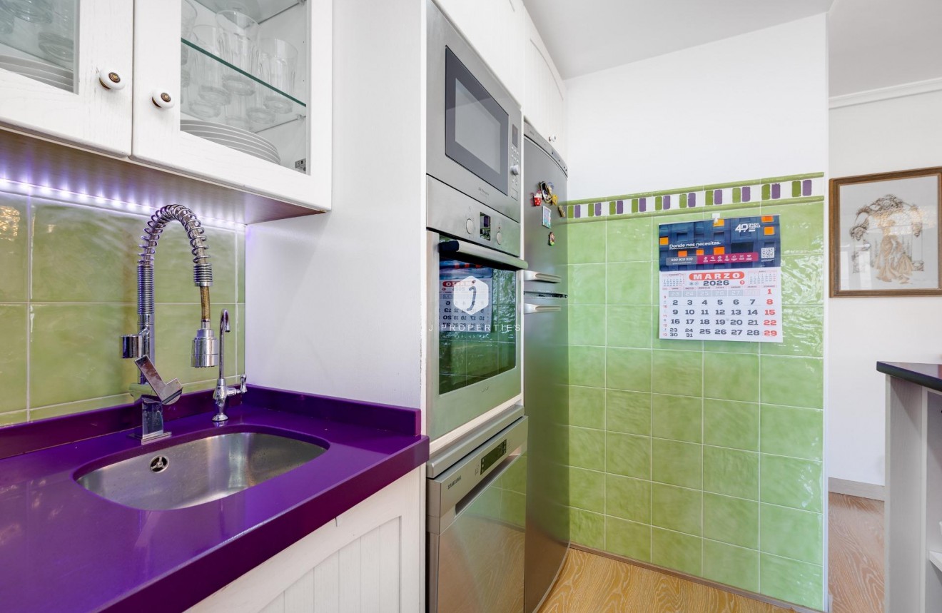 Z drugiej ręki - Daszek -
Torrevieja - Centro