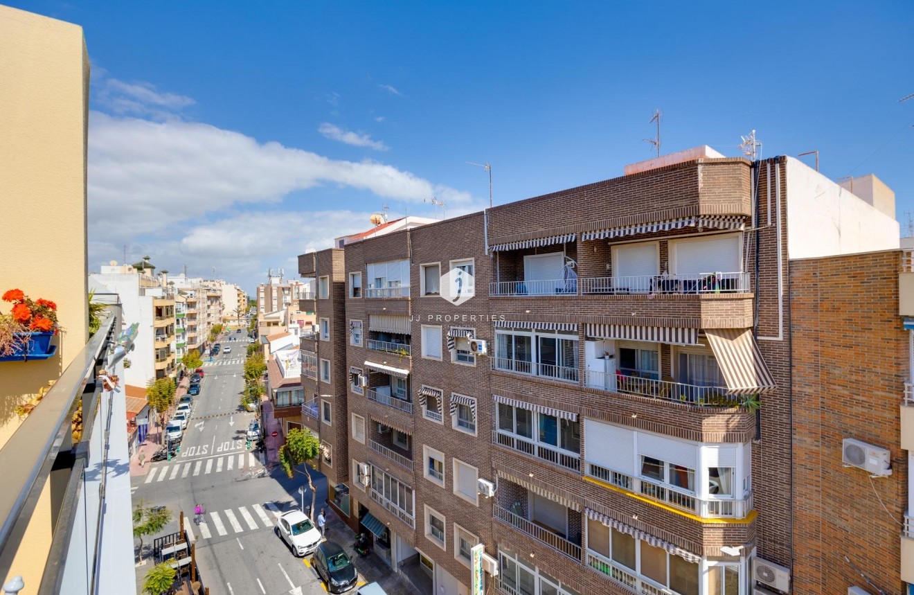 Z drugiej ręki - Daszek -
Torrevieja - Centro