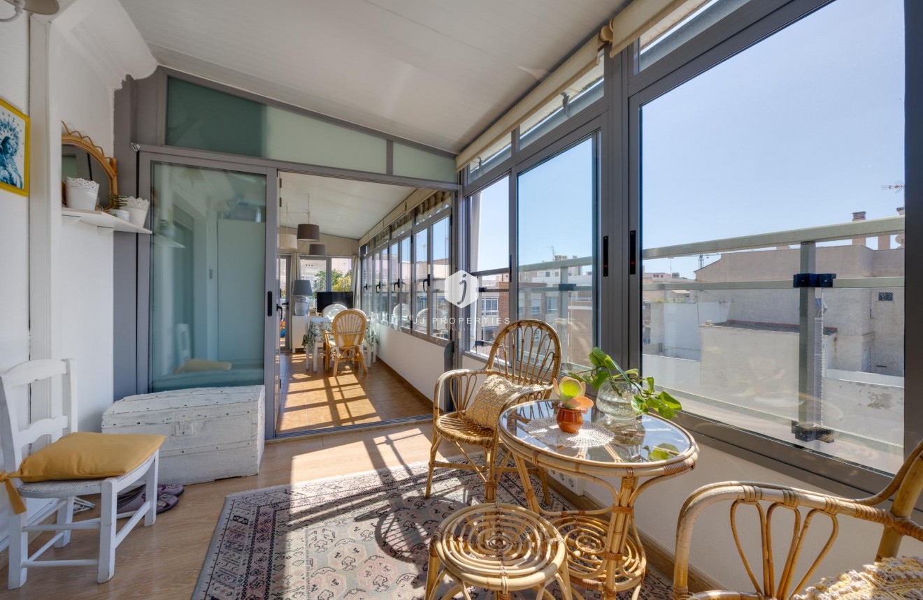 Z drugiej ręki - Daszek -
Torrevieja - Centro