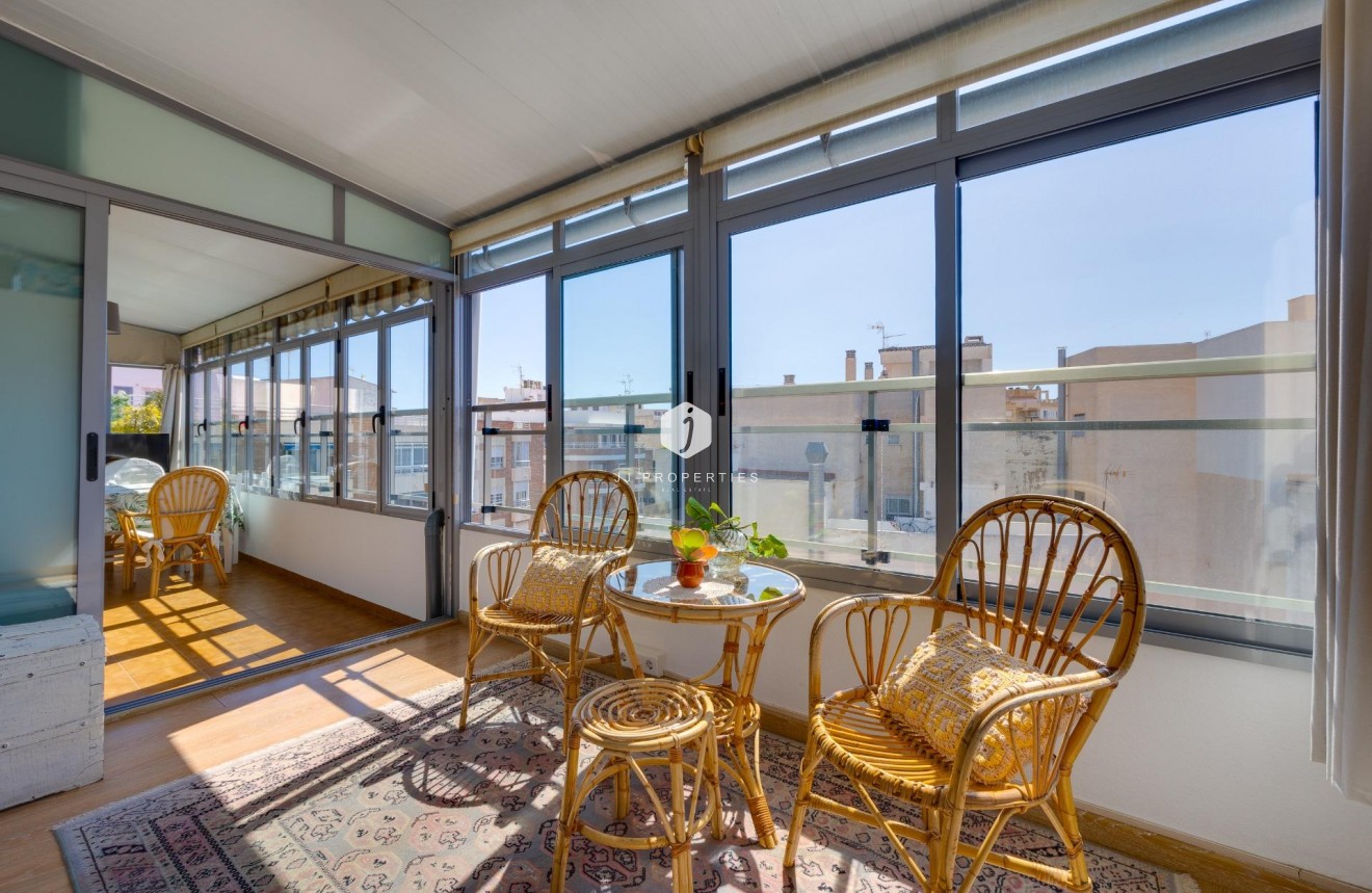 Z drugiej ręki - Daszek -
Torrevieja - Centro