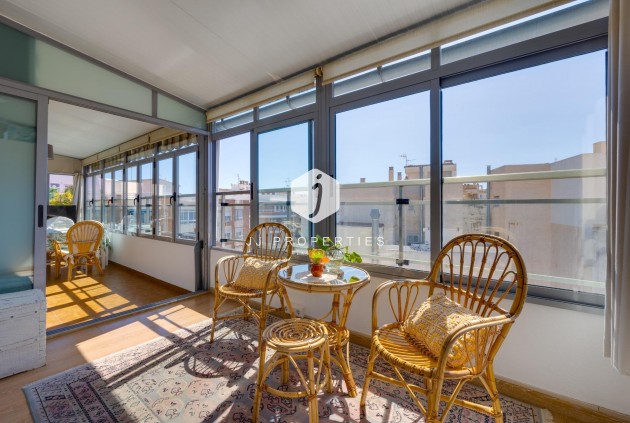 Z drugiej ręki - Daszek -
Torrevieja - Centro