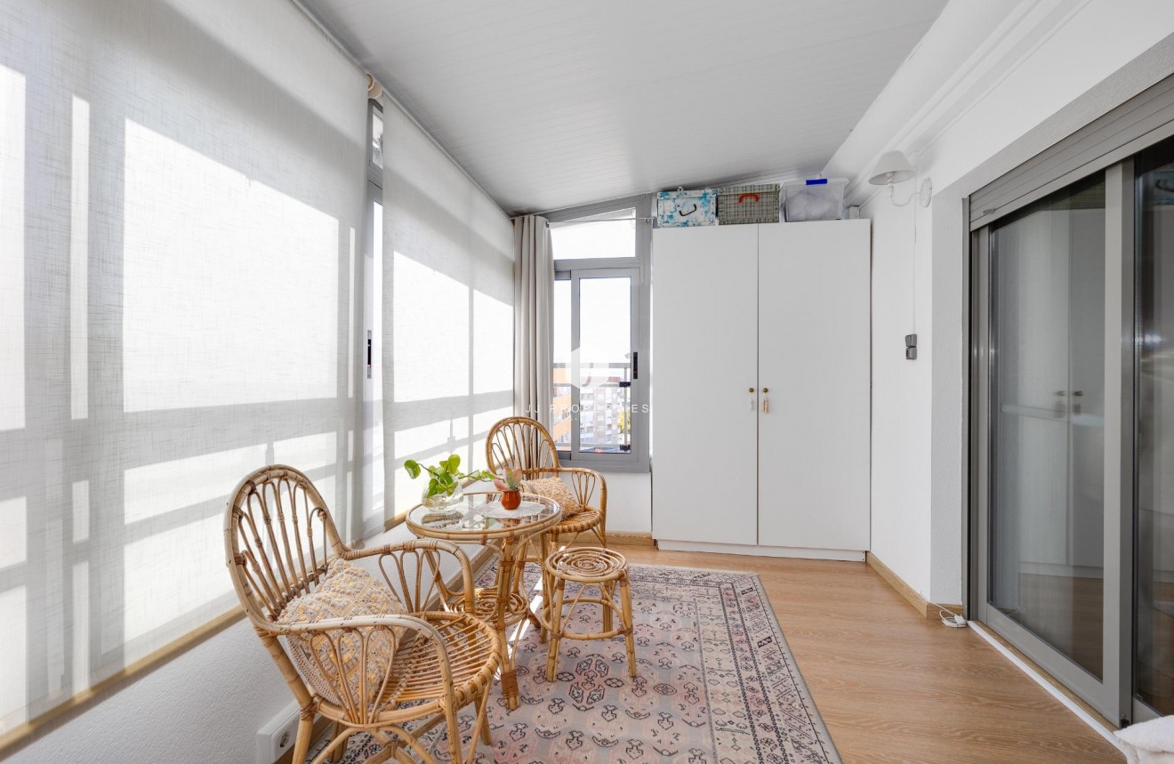 Z drugiej ręki - Daszek -
Torrevieja - Centro