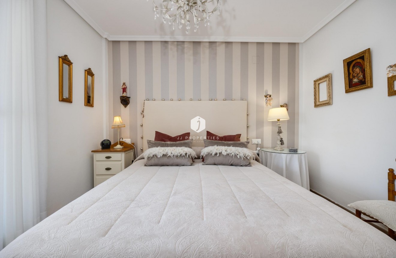 Z drugiej ręki - Daszek -
Torrevieja - Centro