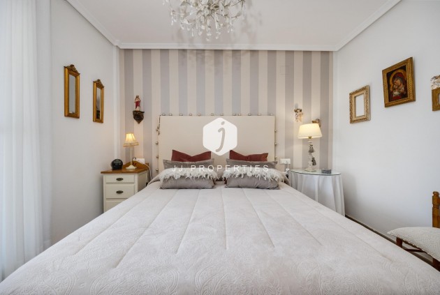 Z drugiej ręki - Daszek -
Torrevieja - Centro