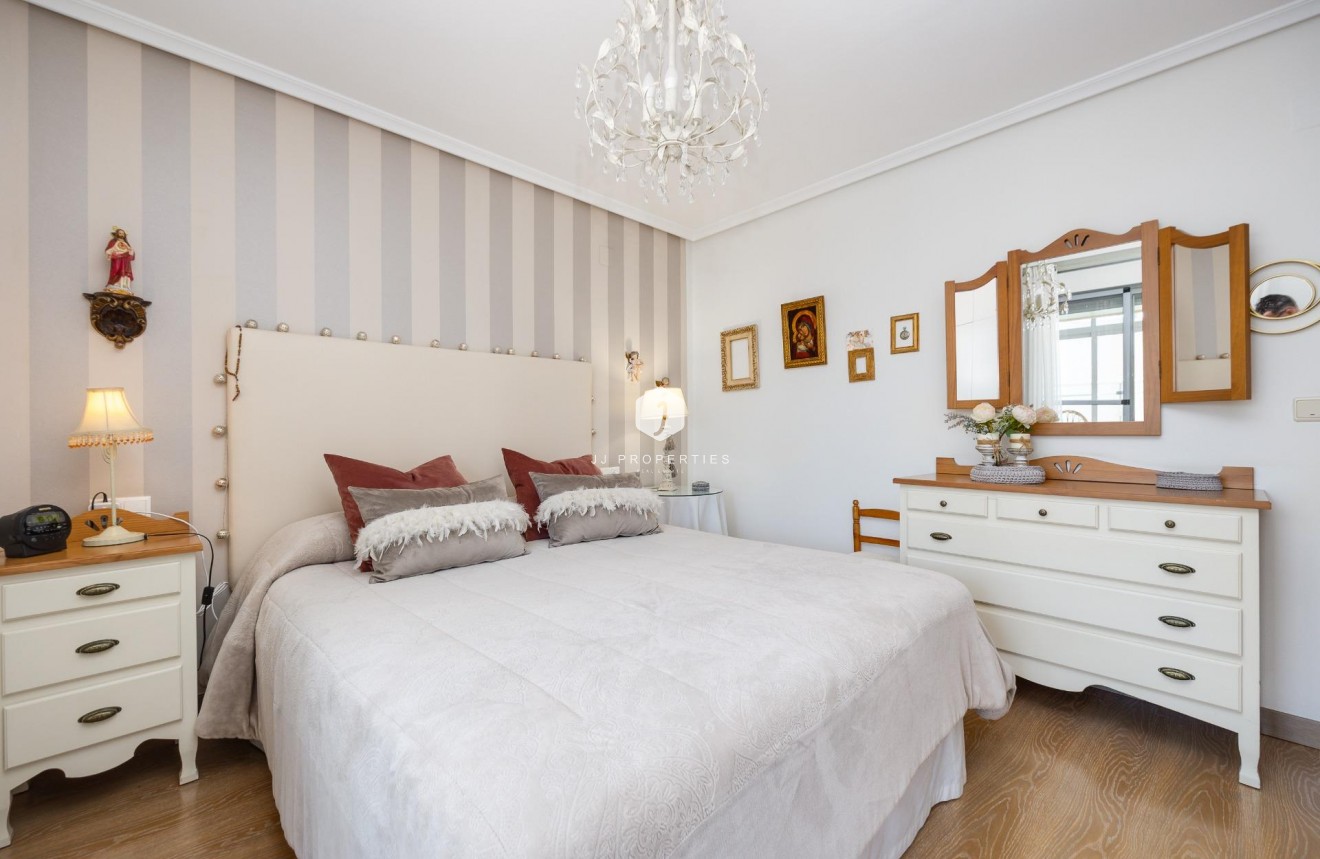 Z drugiej ręki - Daszek -
Torrevieja - Centro