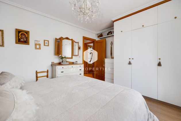 Z drugiej ręki - Daszek -
Torrevieja - Centro