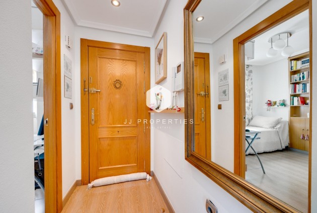 Z drugiej ręki - Daszek -
Torrevieja - Centro