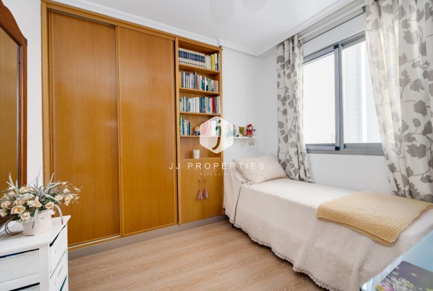 Z drugiej ręki - Daszek -
Torrevieja - Centro