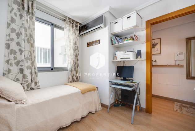 Z drugiej ręki - Daszek -
Torrevieja - Centro