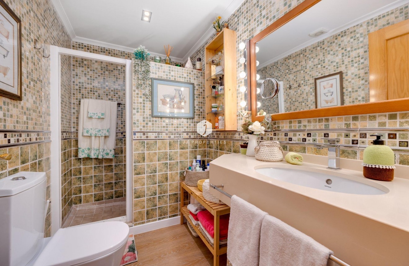 Z drugiej ręki - Daszek -
Torrevieja - Centro