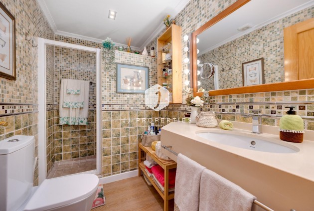 Z drugiej ręki - Daszek -
Torrevieja - Centro