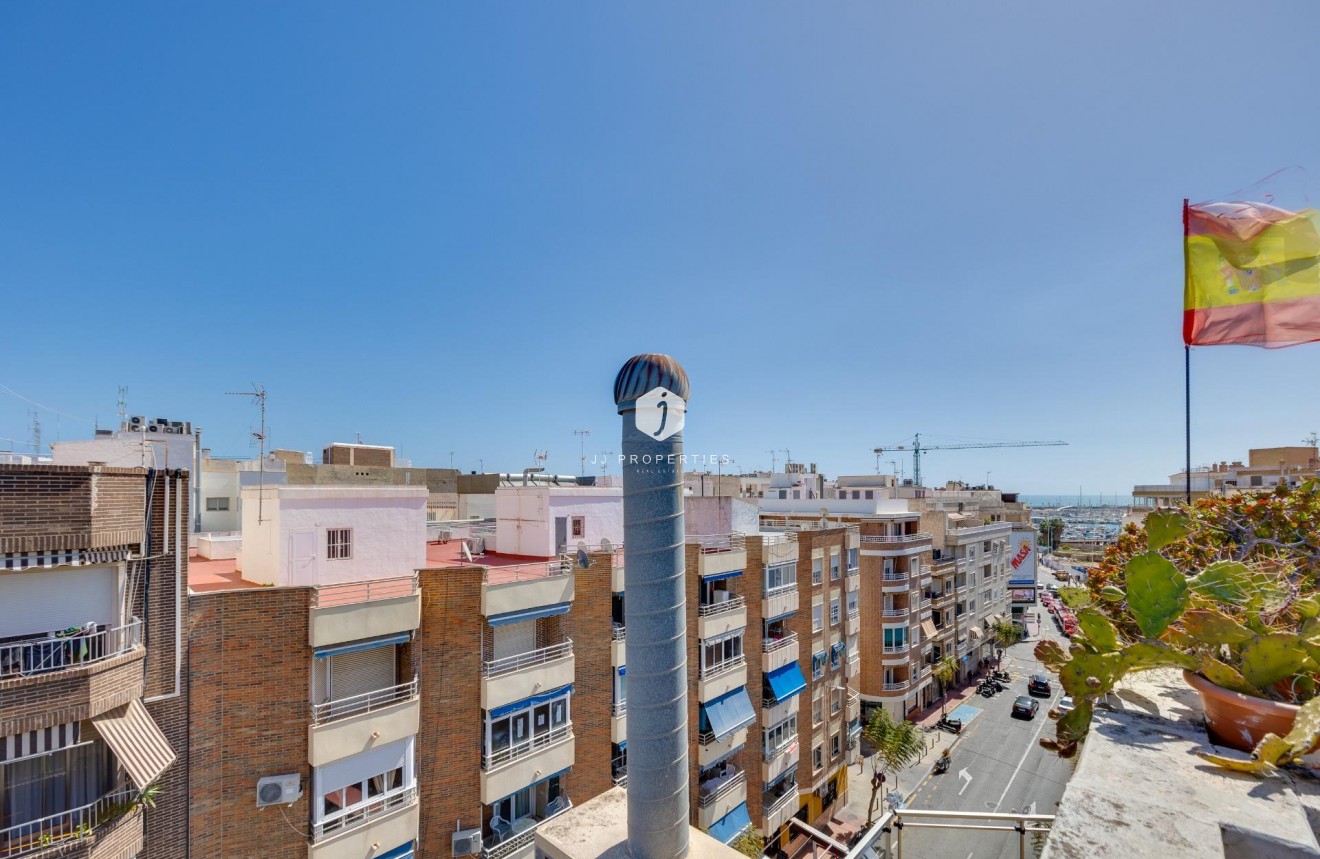 Z drugiej ręki - Daszek -
Torrevieja - Centro