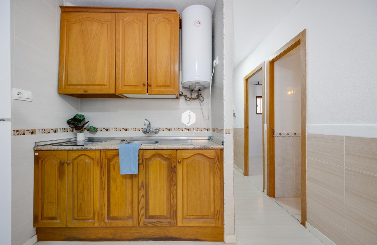 Z drugiej ręki - Mieszkanie w bloku -
Torrevieja - Cabo cervera