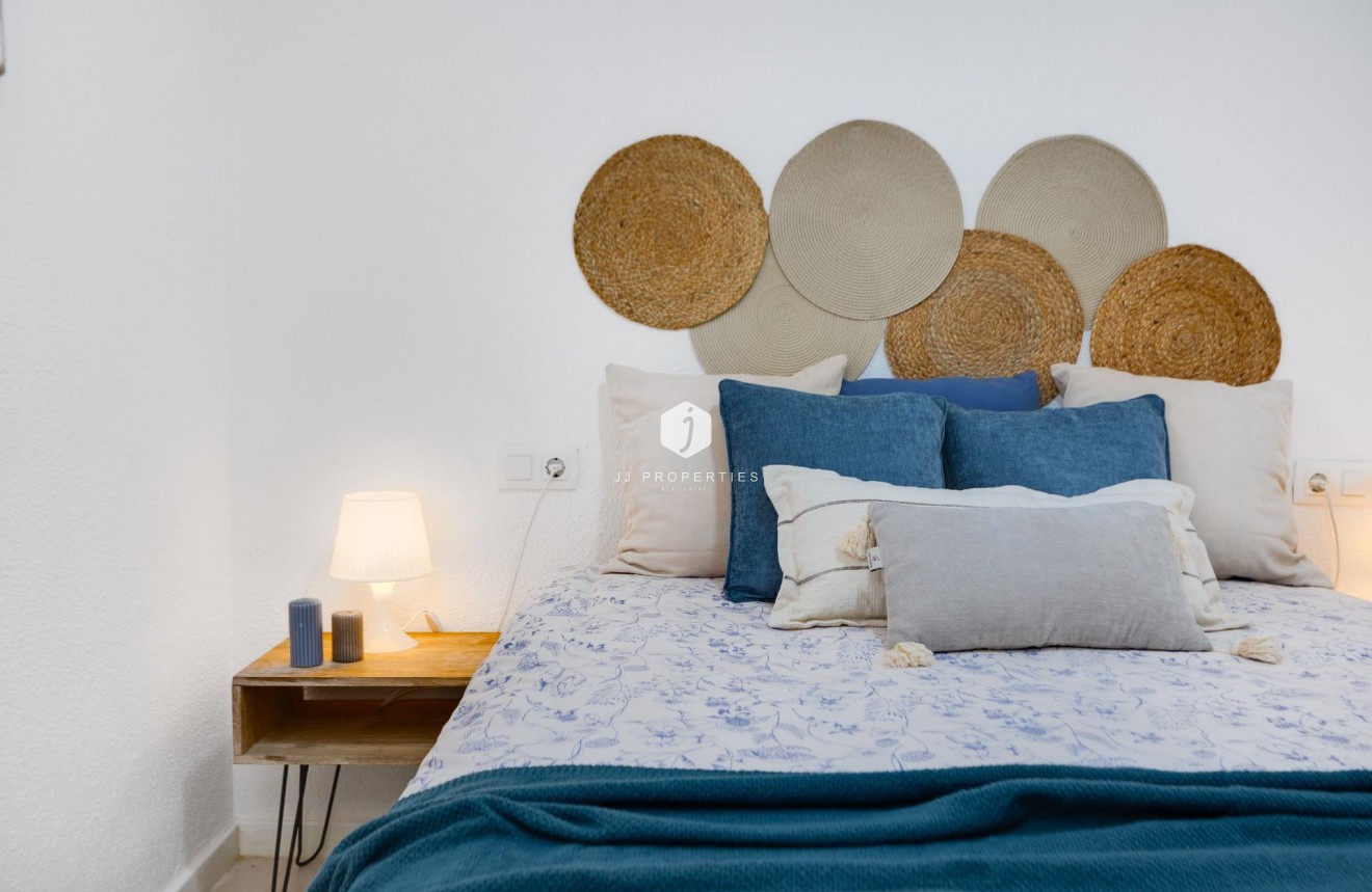 Z drugiej ręki - Mieszkanie w bloku -
Torrevieja - Cabo cervera