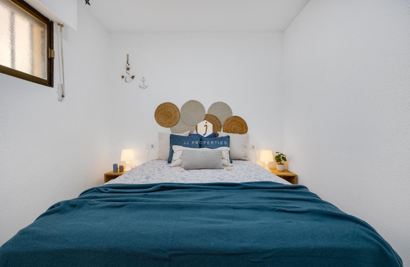 Z drugiej ręki - Mieszkanie w bloku -
Torrevieja - Cabo cervera