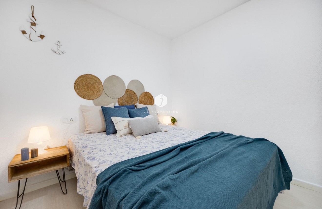 Z drugiej ręki - Mieszkanie w bloku -
Torrevieja - Cabo cervera