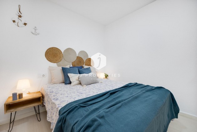 Z drugiej ręki - Mieszkanie w bloku -
Torrevieja - Cabo cervera