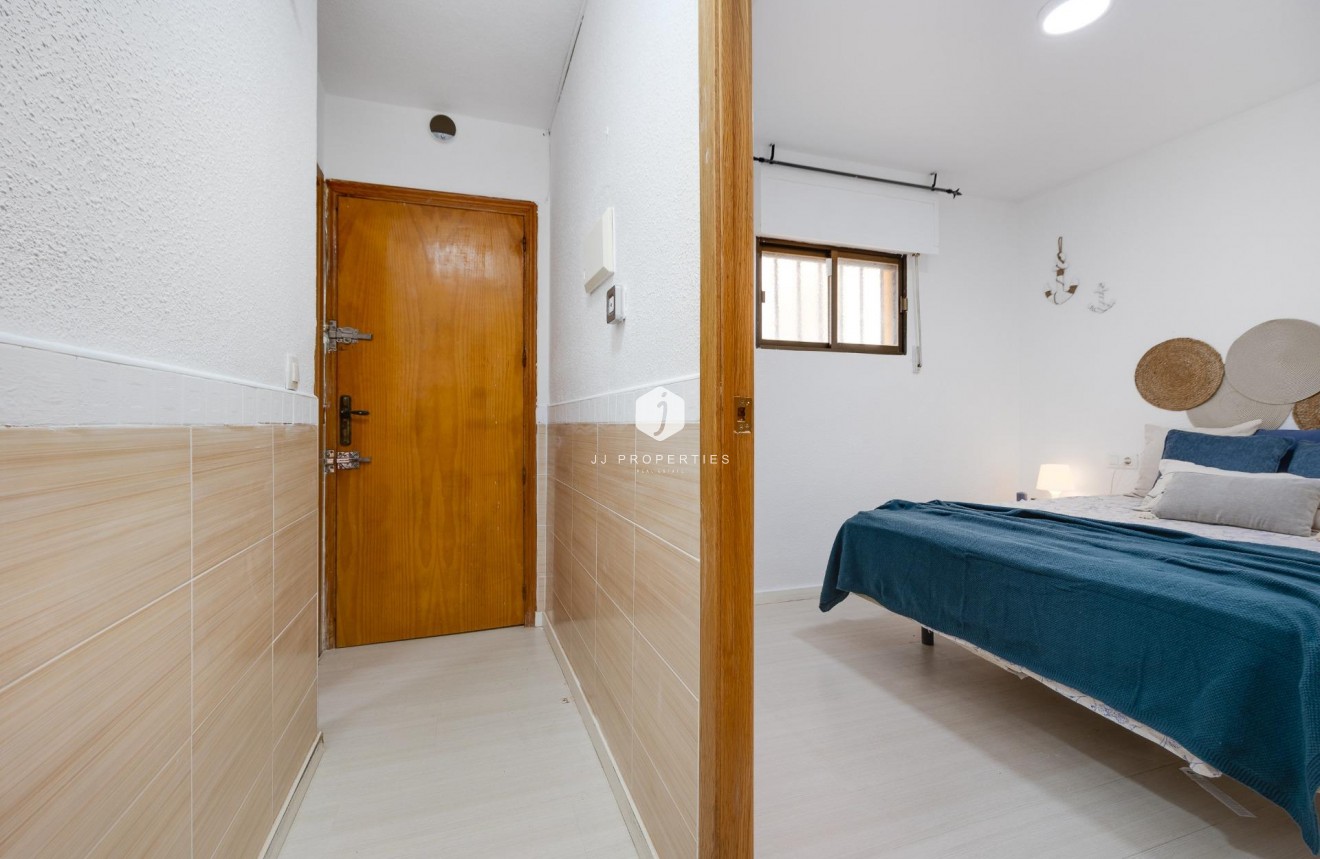 Z drugiej ręki - Mieszkanie w bloku -
Torrevieja - Cabo cervera